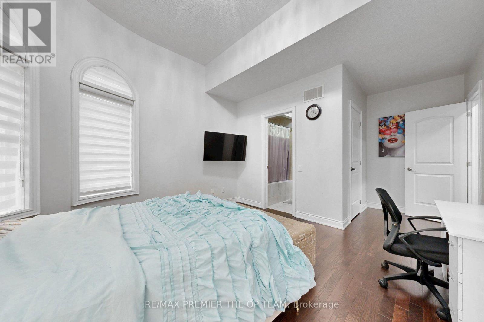 Upper - 60 Chesney Crescent, Vaughan, Ontario L4H 4A5 - Photo 28 - N13579208