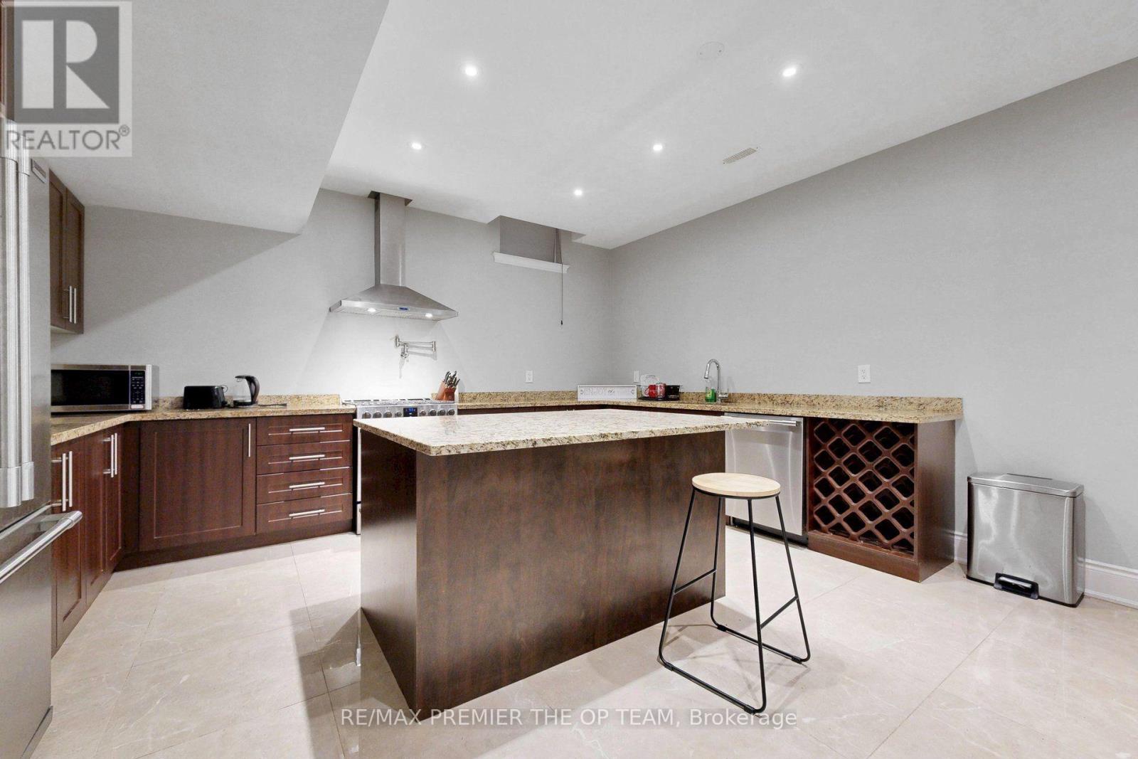 Upper - 60 Chesney Crescent, Vaughan, Ontario L4H 4A5 - Photo 33 - N13579208