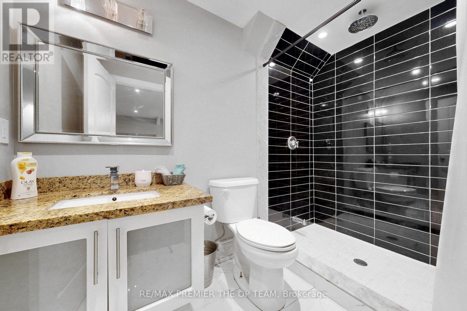 Upper - 60 Chesney Crescent, Vaughan, Ontario L4H 4A5 - Photo 37 - N13579208