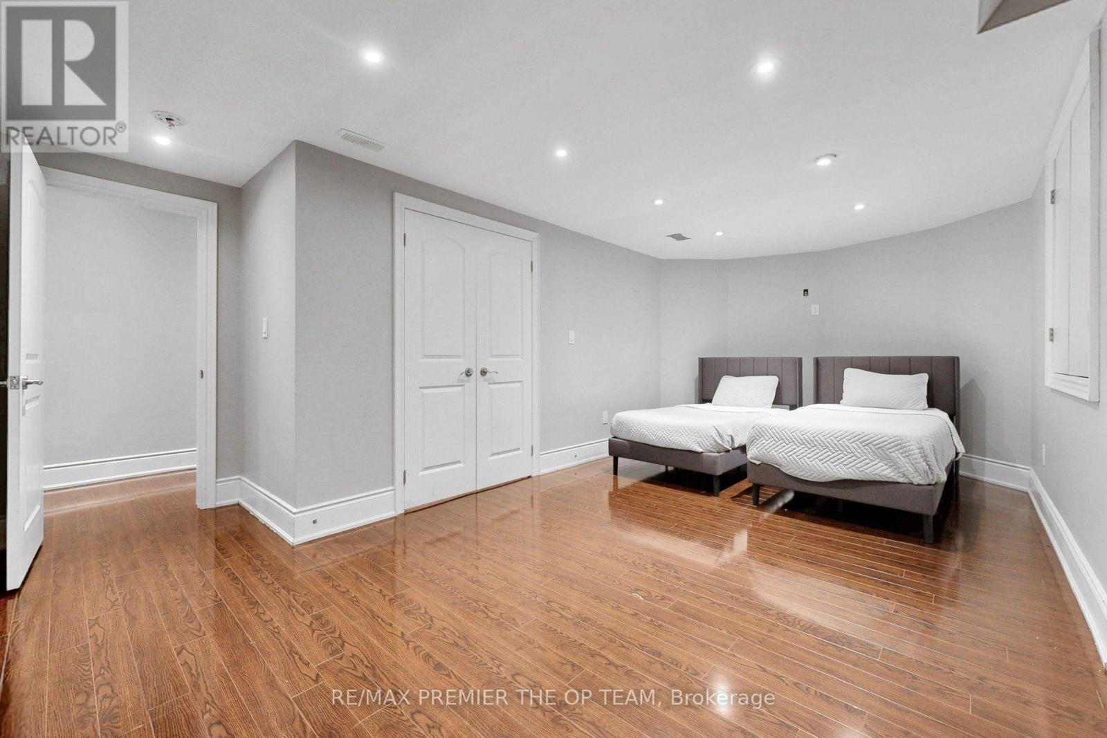 Upper - 60 Chesney Crescent, Vaughan, Ontario L4H 4A5 - Photo 38 - N13579208
