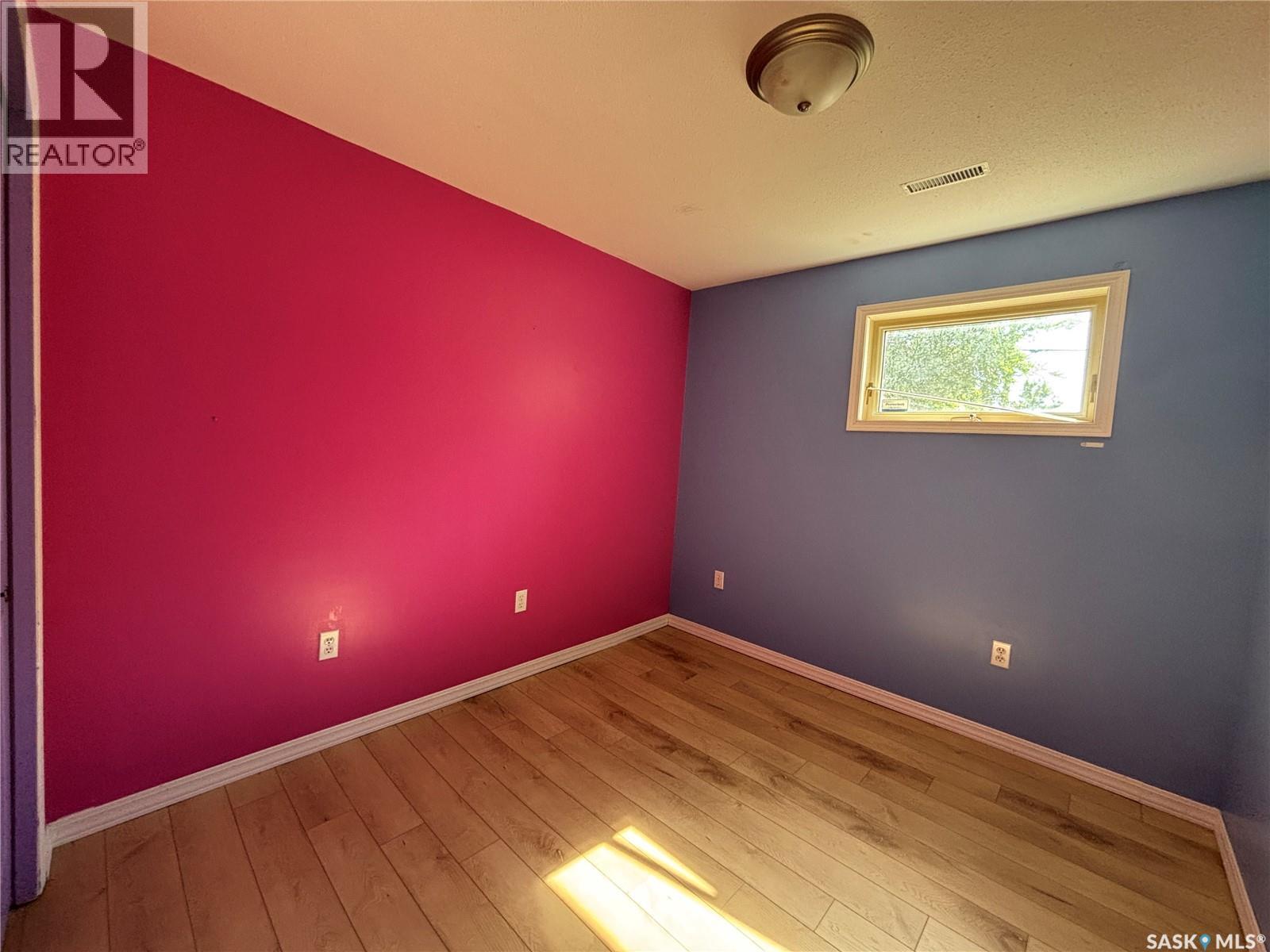 208 Herbert Street, Maple Creek, Saskatchewan  S0N 1N0 - Photo 43 - SK042965