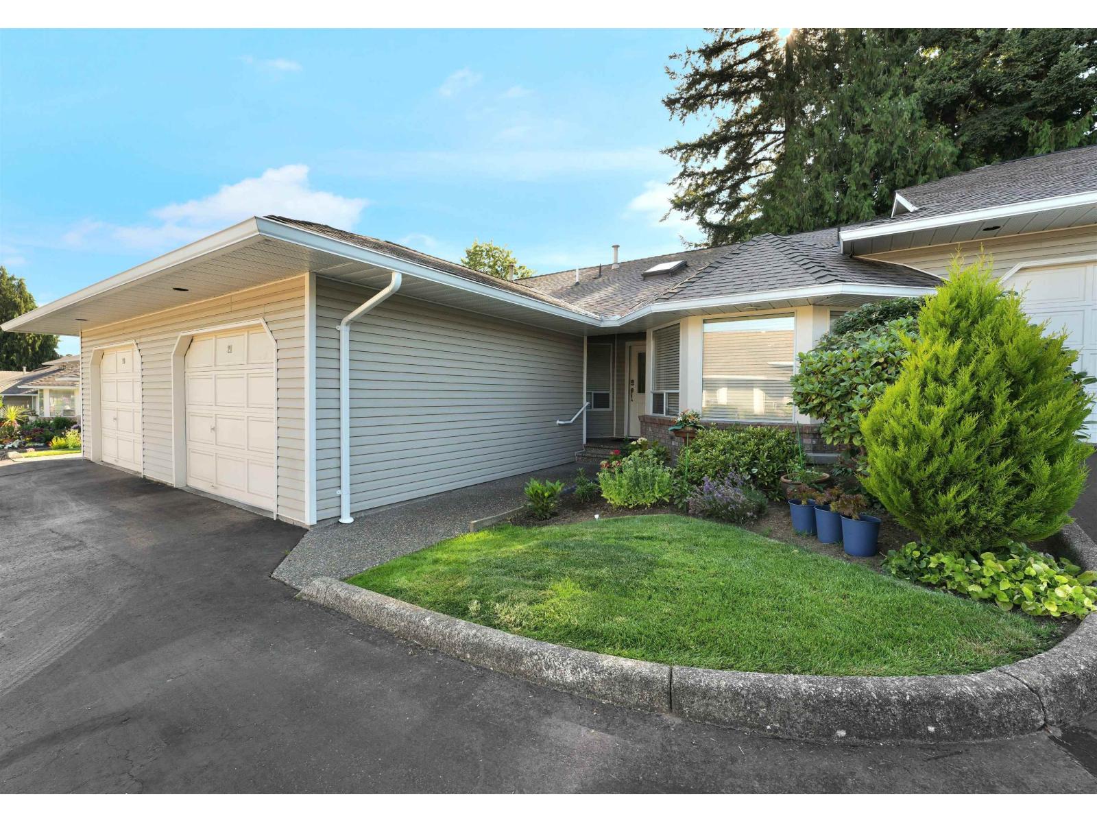 21 32615 Murray Avenue, Abbotsford, British Columbia V2T 4T8 - Photo 2 - R3146650