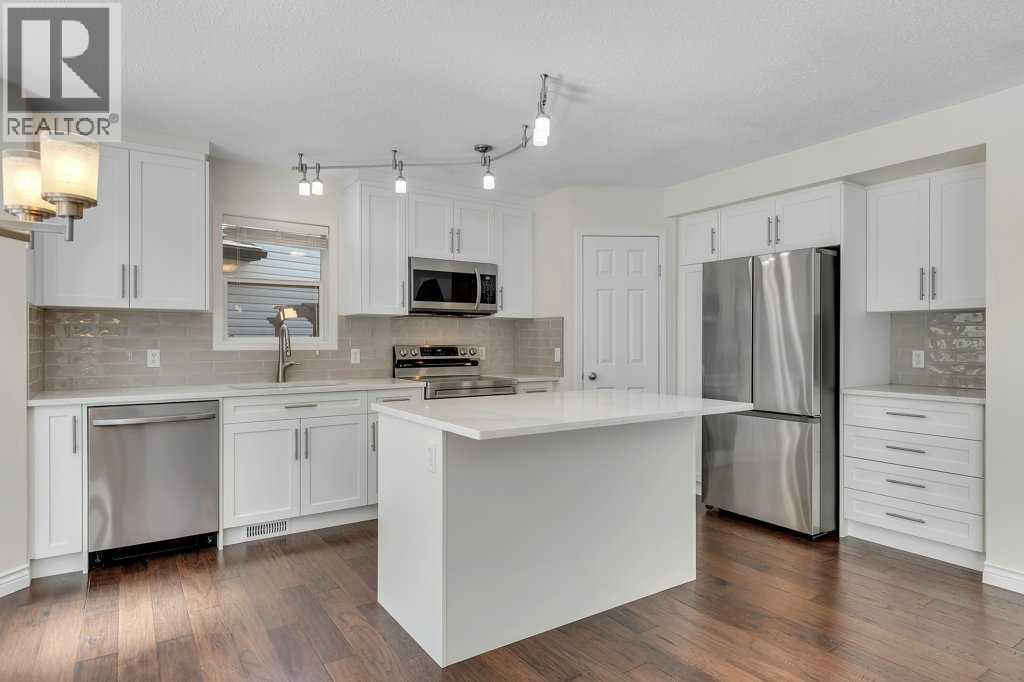 96 Valley Brook Circle NW, Calgary, Alberta  T3B 5S2 - Photo 12 - A2330313