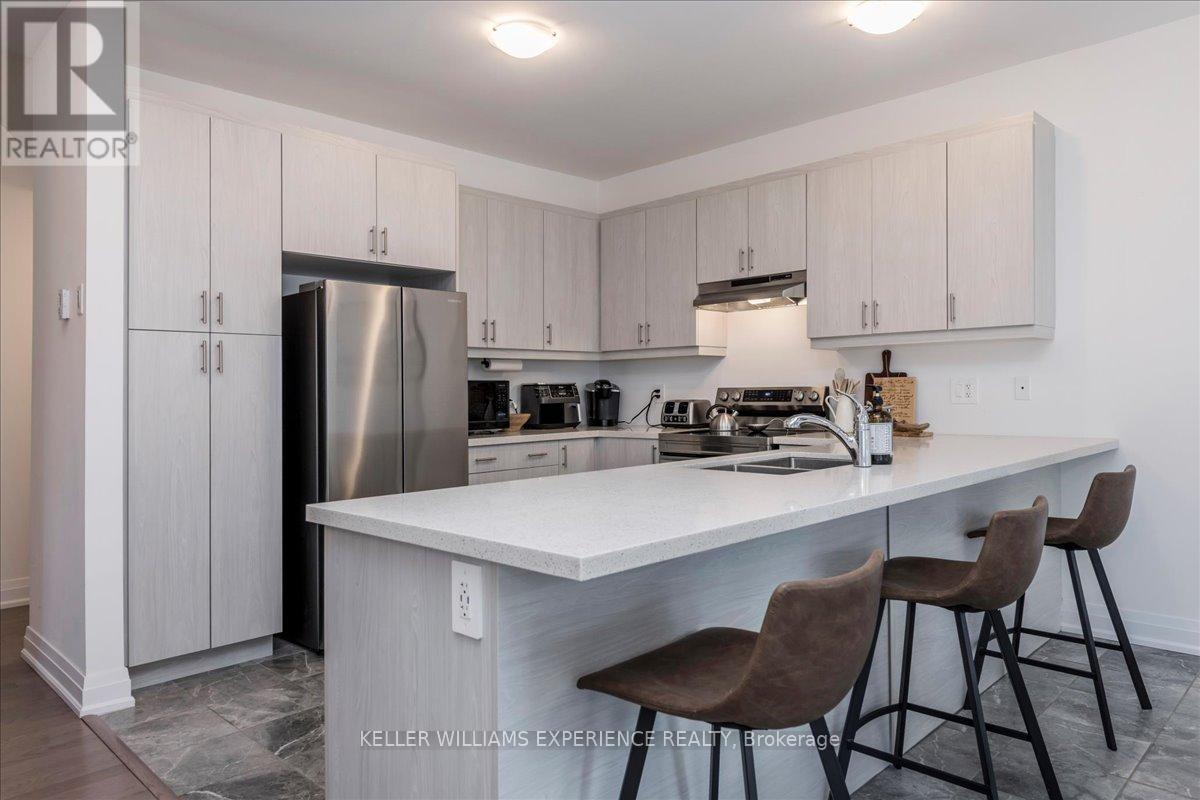 77 Alaskan Heights, Barrie, Ontario  L9J 0H9 - Photo 5 - S13579252