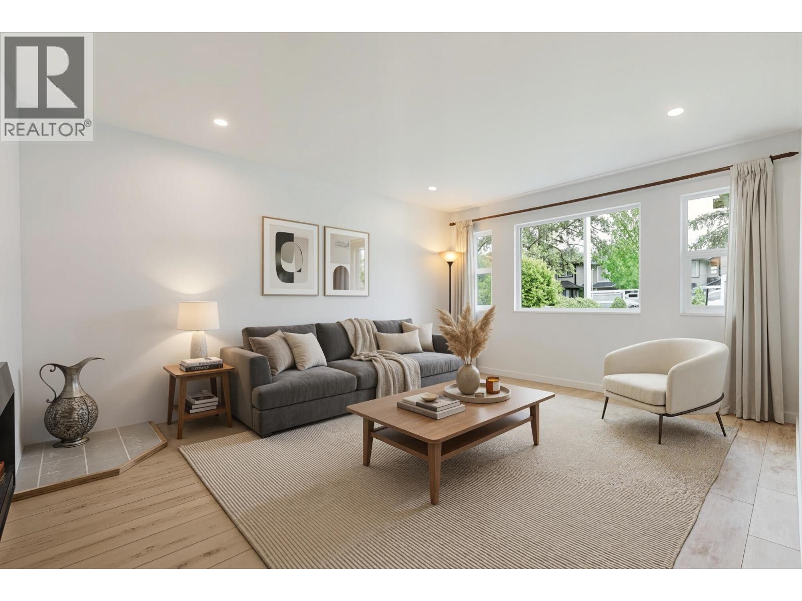 1882 Coquitlam Avenue, Port Coquitlam, British Columbia V3B 1H7 - Photo 2 - R3146104