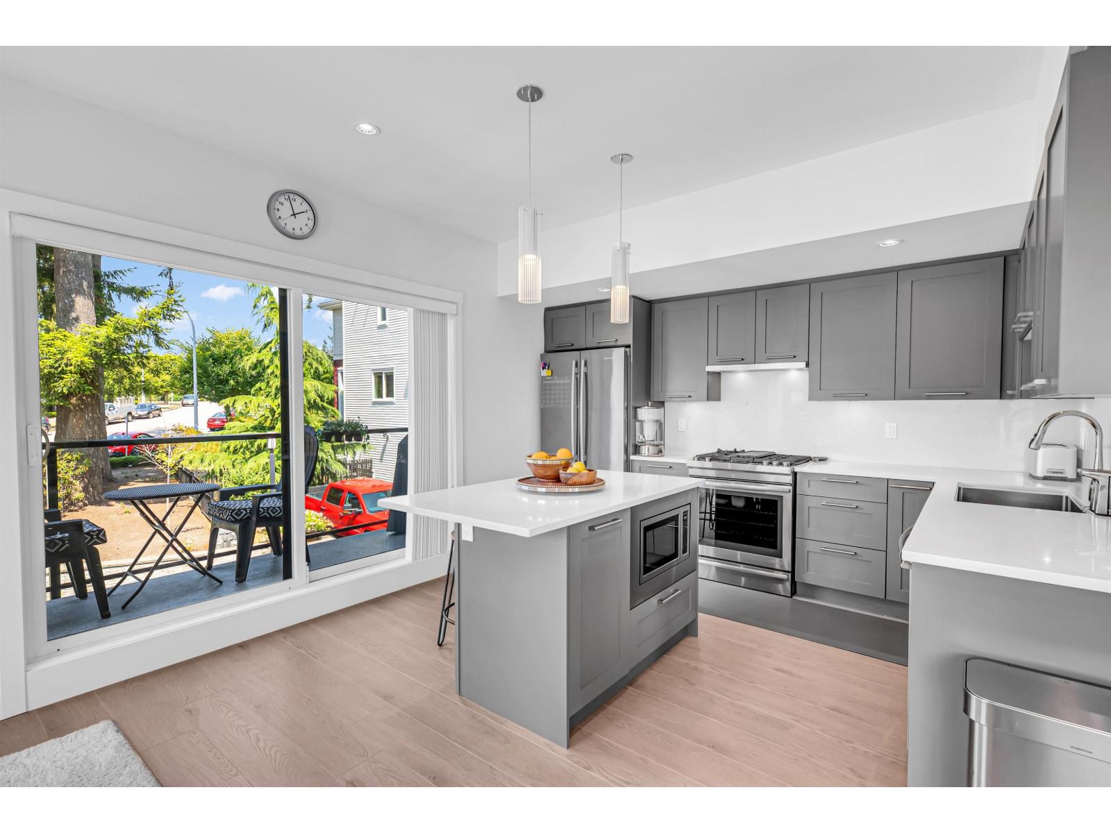 231 2218 OAK MEADOWS DRIVE — photo 15