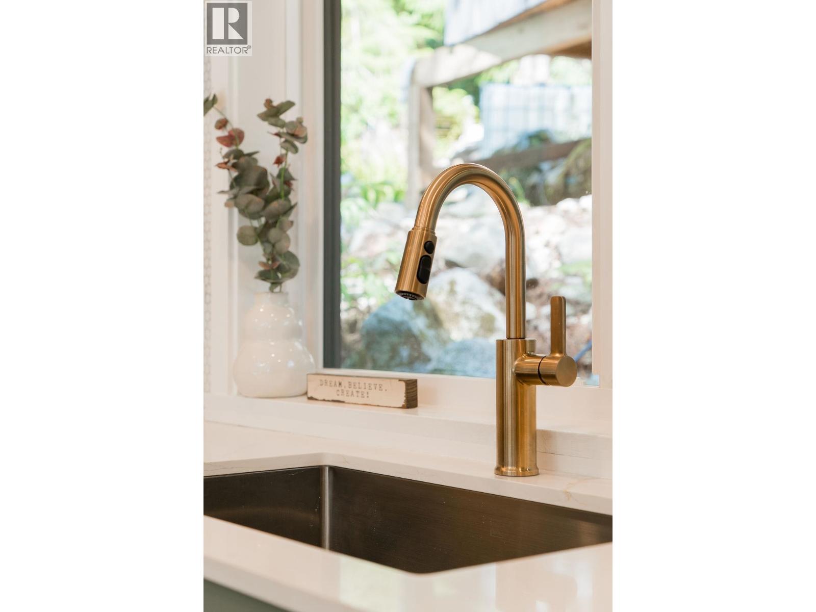 14 E Croker Island, North Vancouver, British Columbia V0V 0V0 - Photo 14 - R3147587