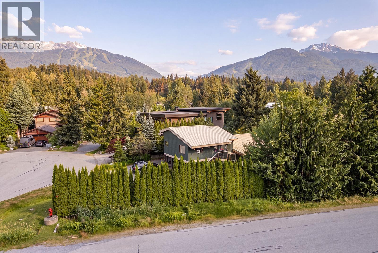 6447 Balsam Way, Whistler, British Columbia V8E 0C5 - Photo 11 - R3147596