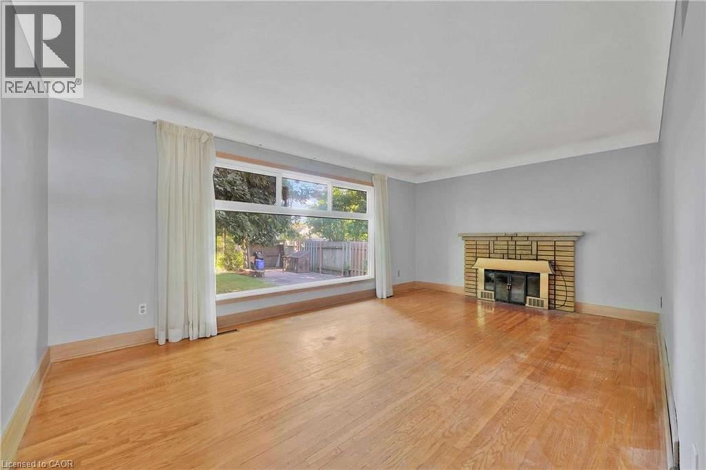 675 Inverness Avenue, Burlington, Ontario  L7T 3S9 - Photo 3 - 40849290