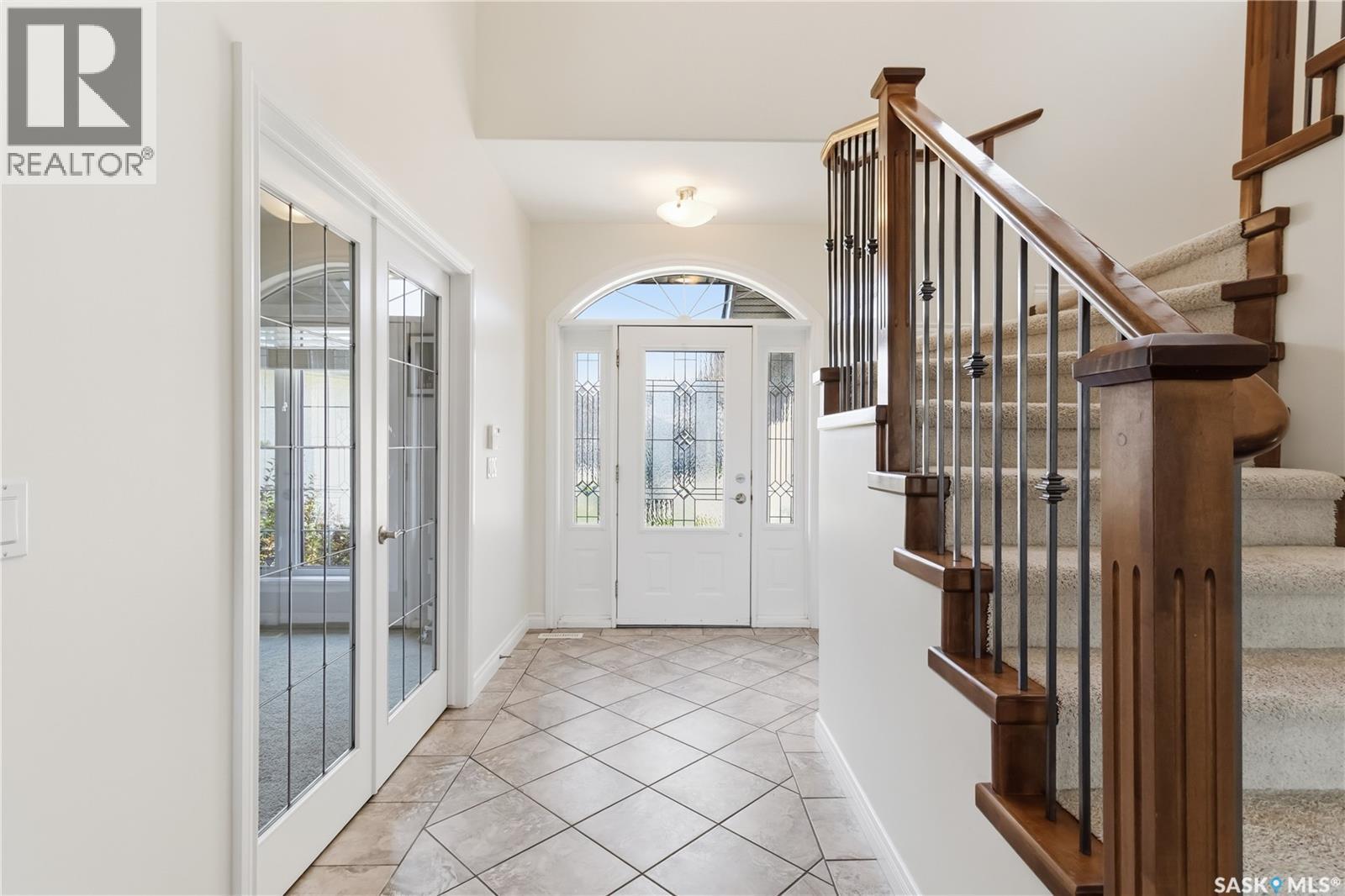 723 Bellmont Court, Saskatoon, Saskatchewan  S7V 1K7 - Photo 2 - SK042894