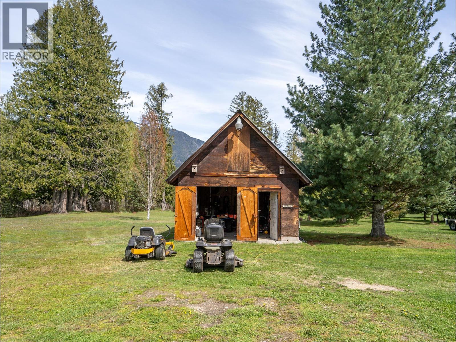 5301(2-10)-5317-5323-5327 Prosh Frontage Road, Craigellachie, British Columbia V0E 2J0 - Photo 15 - 10393649