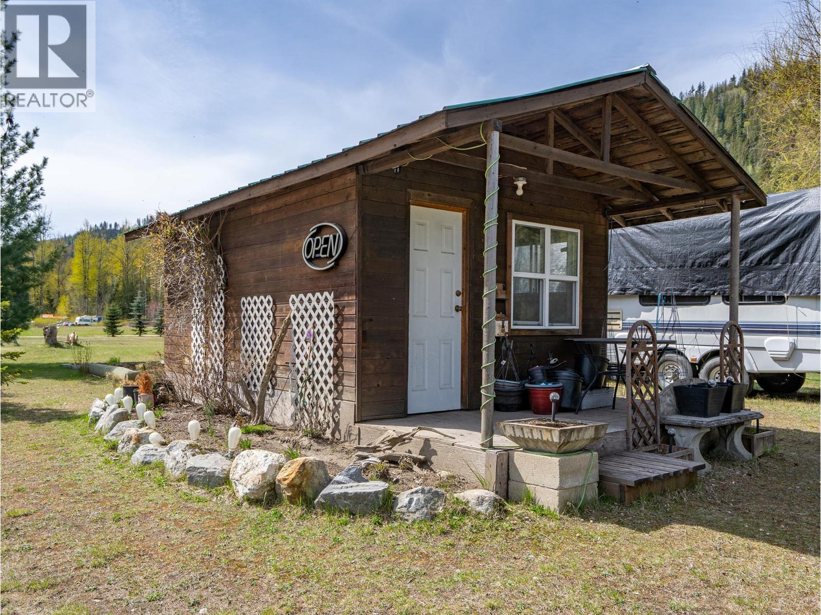 5301(2-10)-5317-5323-5327 Prosh Frontage Road, Craigellachie, British Columbia V0E 2J0 - Photo 16 - 10393649