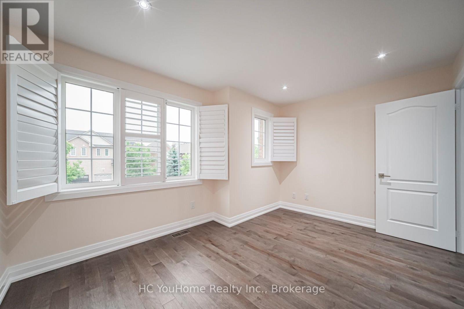 70 Dovetail Drive, Richmond Hill, Ontario  L4E 5A7 - Photo 26 - N13579366