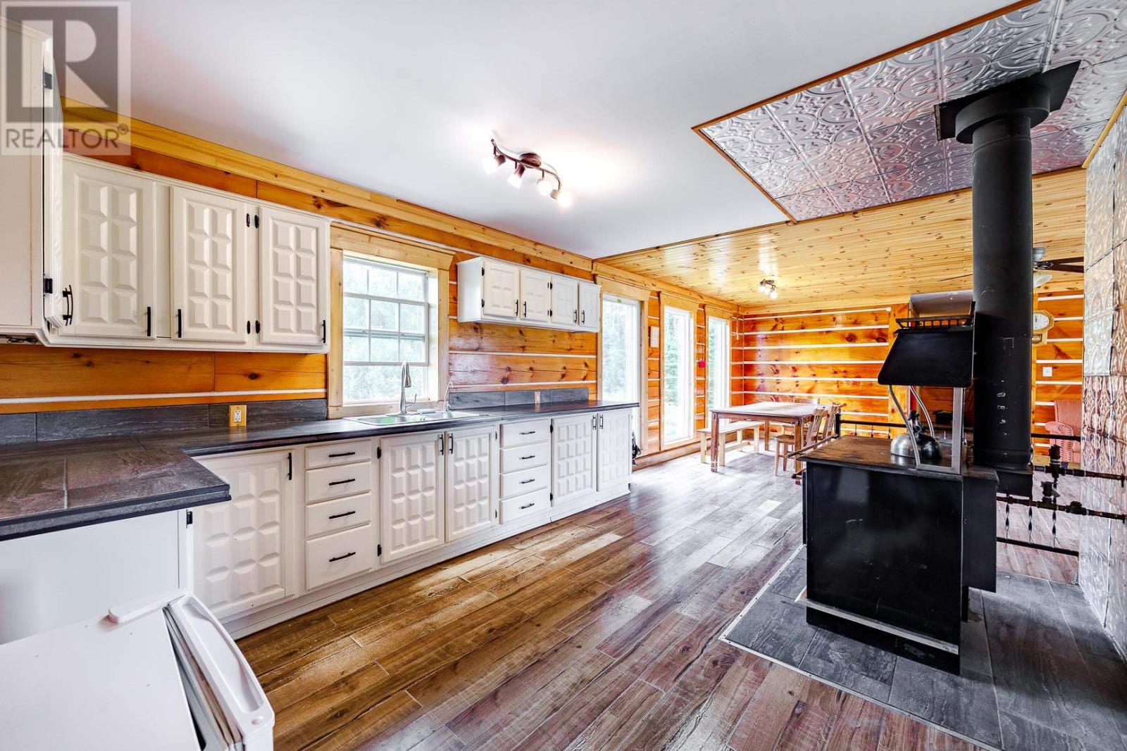 144 Walker Rd, Thessalon, Ontario P0R 1L0 - Photo 5 - SM261898