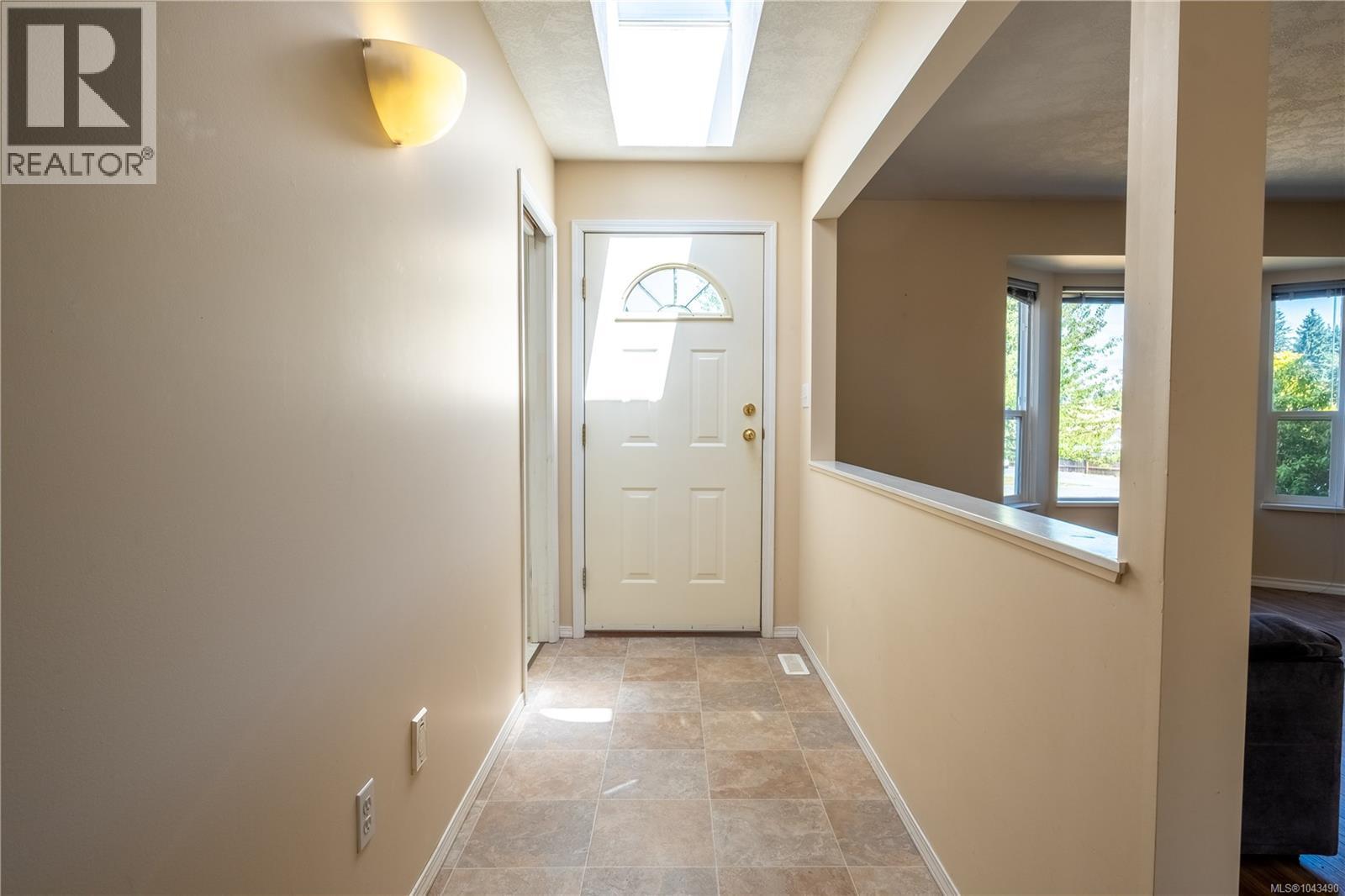725 Applegate Rd, Campbell River, British Columbia  V9W 7A1 - Photo 4 - 1043490