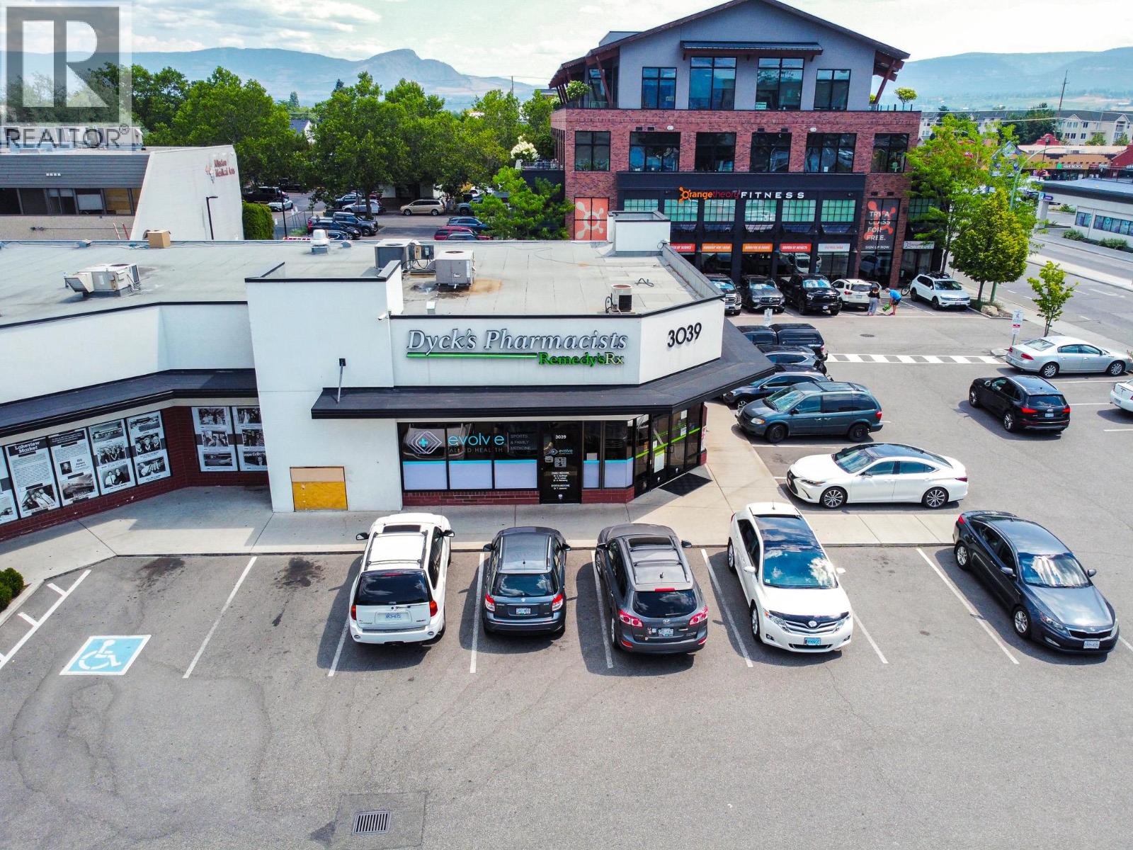 3039 Pandosy Street, Kelowna, British Columbia V1Y 1W3 - Photo 2 - 10394954