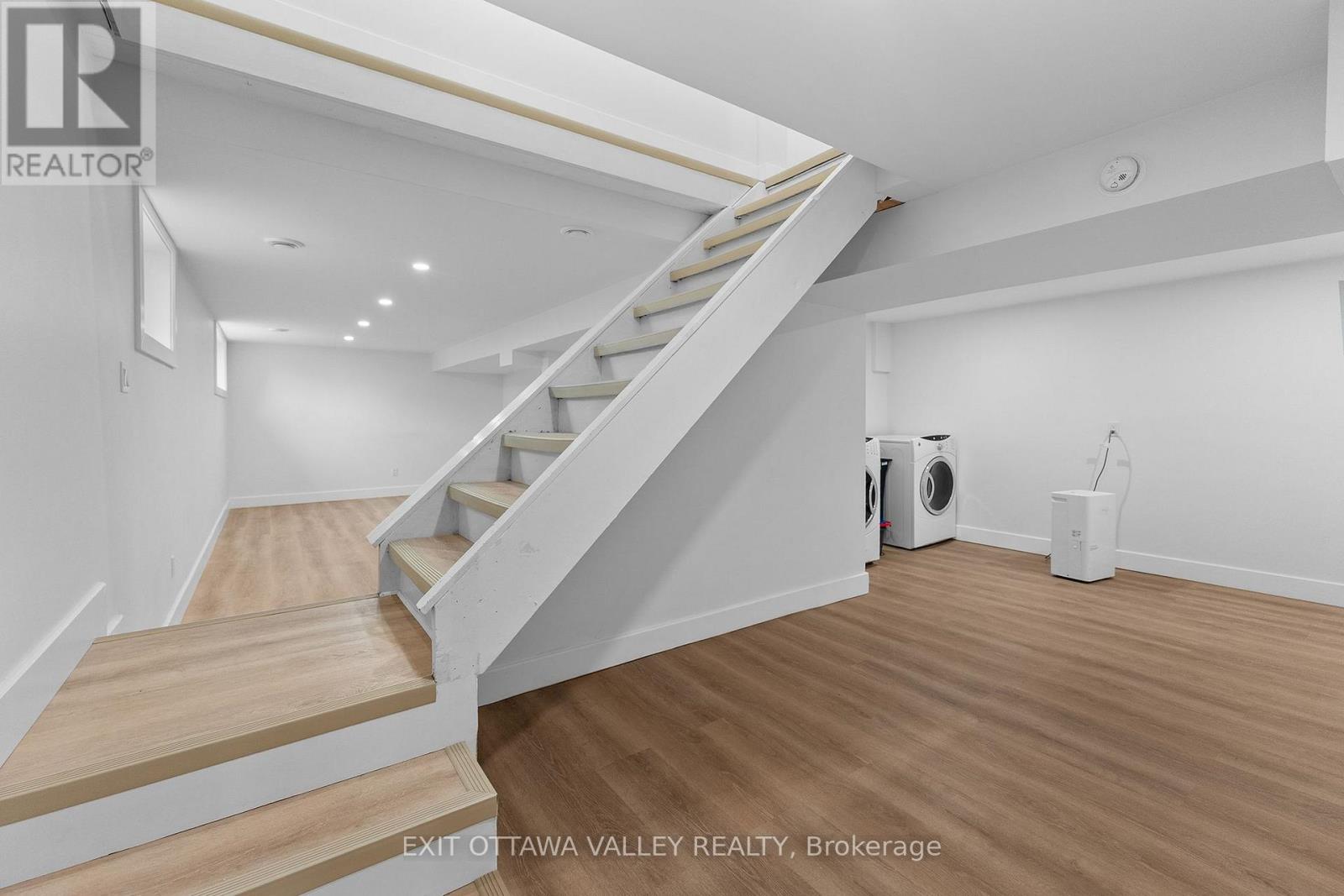 5 Selkirk Street, Petawawa, Ontario  K8H 1N8 - Photo 22 - X13579448