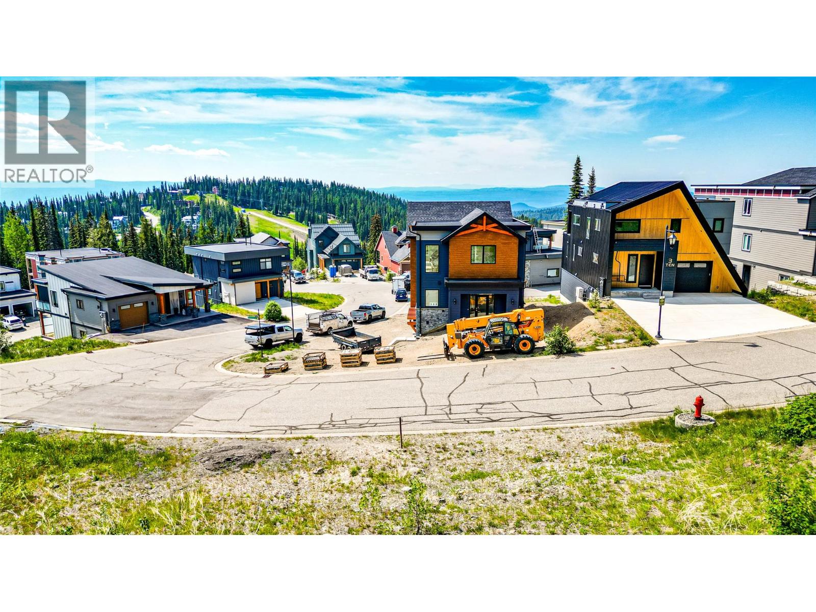 520 Arnica Lane, Silver Star, British Columbia V1B 3M1 - Photo 9 - 10395132