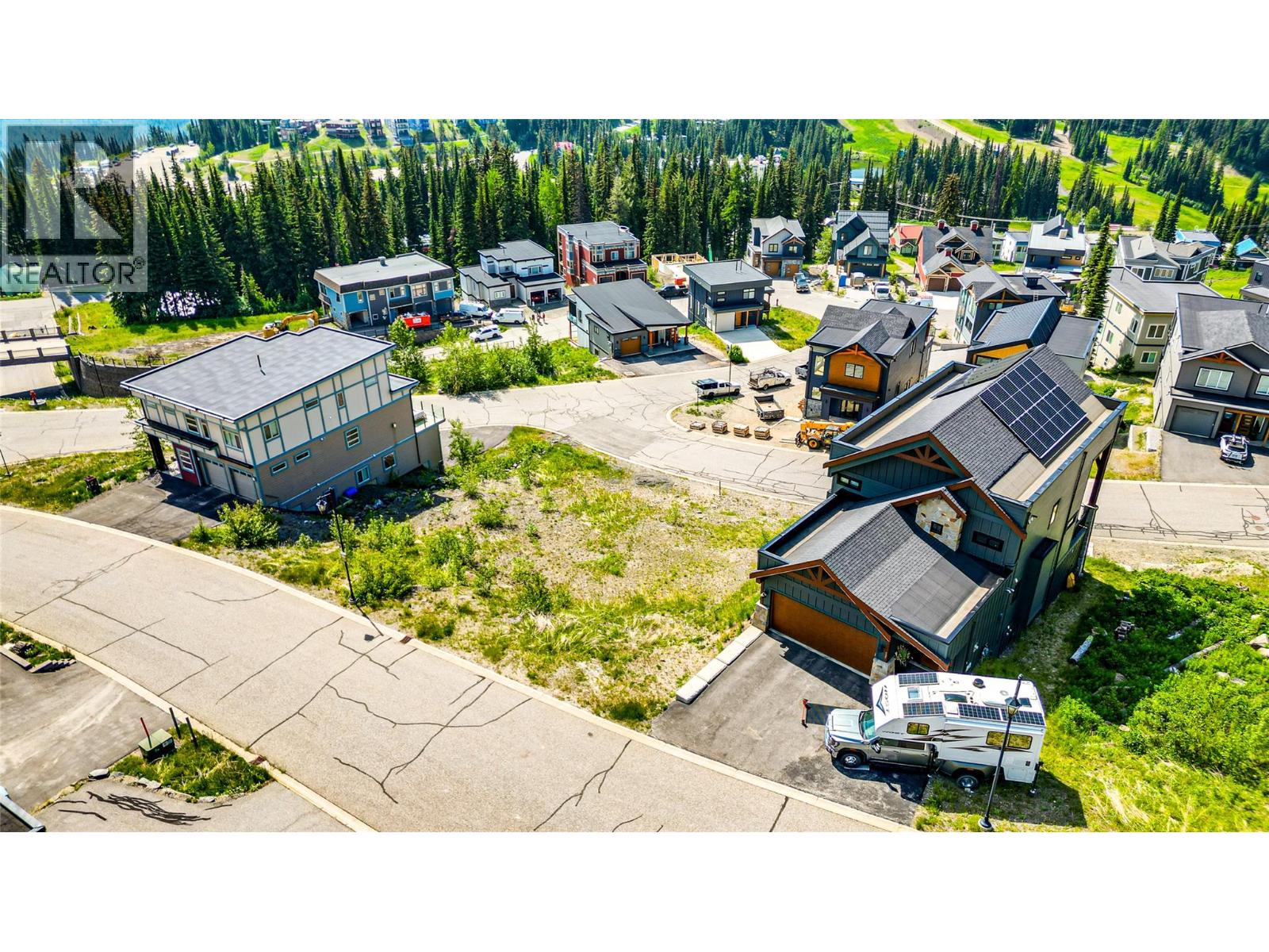 520 Arnica Lane, Silver Star, British Columbia V1B 3M1 - Photo 14 - 10395132