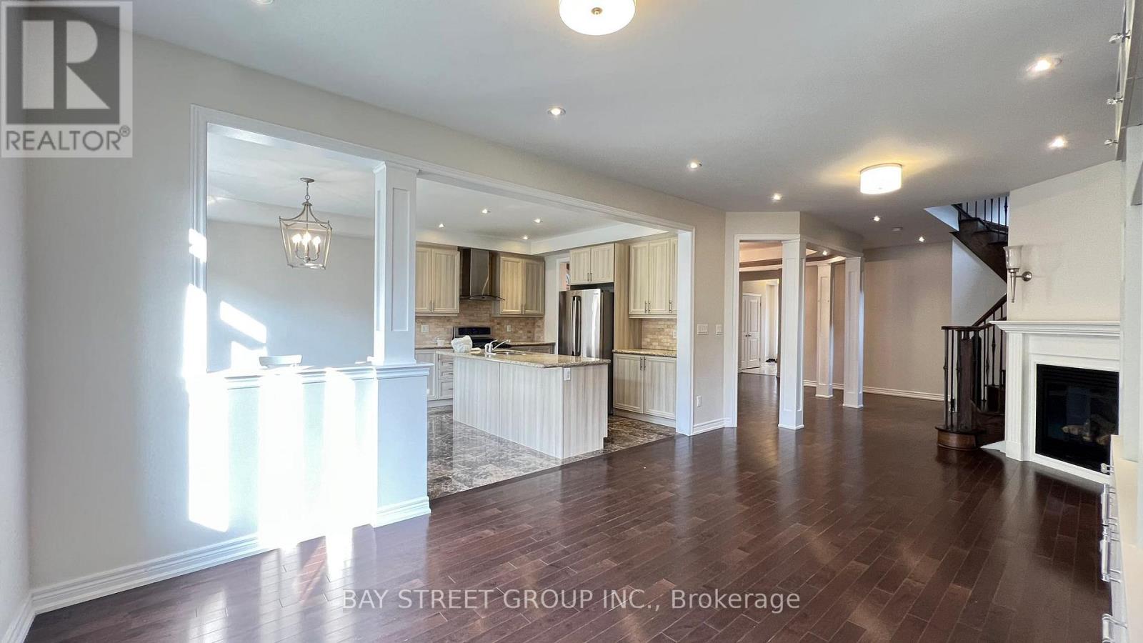 116 Riding Mountain Drive, Richmond Hill, Ontario  L4E 0V1 - Photo 9 - N13579494