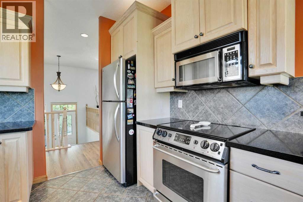 6 Discovery Woods Villas SW, Calgary, Alberta  T3H 5A6 - Photo 32 - A2323139