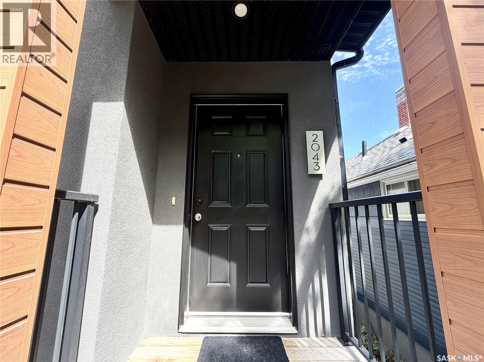 2043 Broder Street, Regina, Saskatchewan  S4N 3S3 - Photo 2 - SK041355
