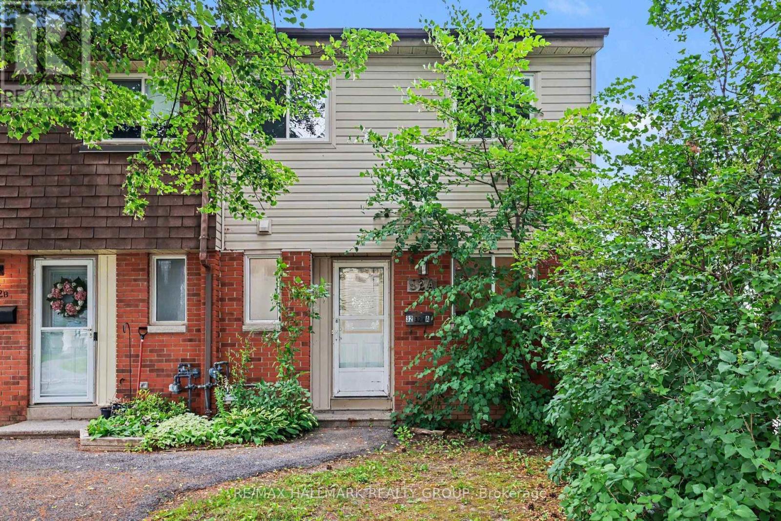 18 - 32A SONNET CRESCENT, Ottawa