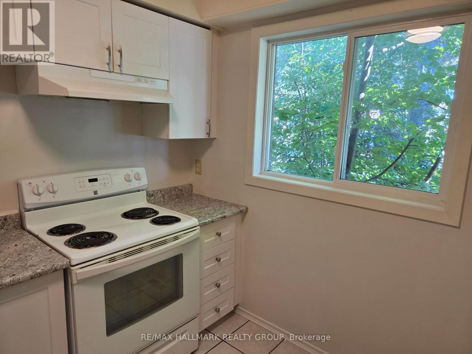 18 - 32a Sonnet Crescent, Ottawa, Ontario  K2H 8W7 - Photo 7 - X13579578