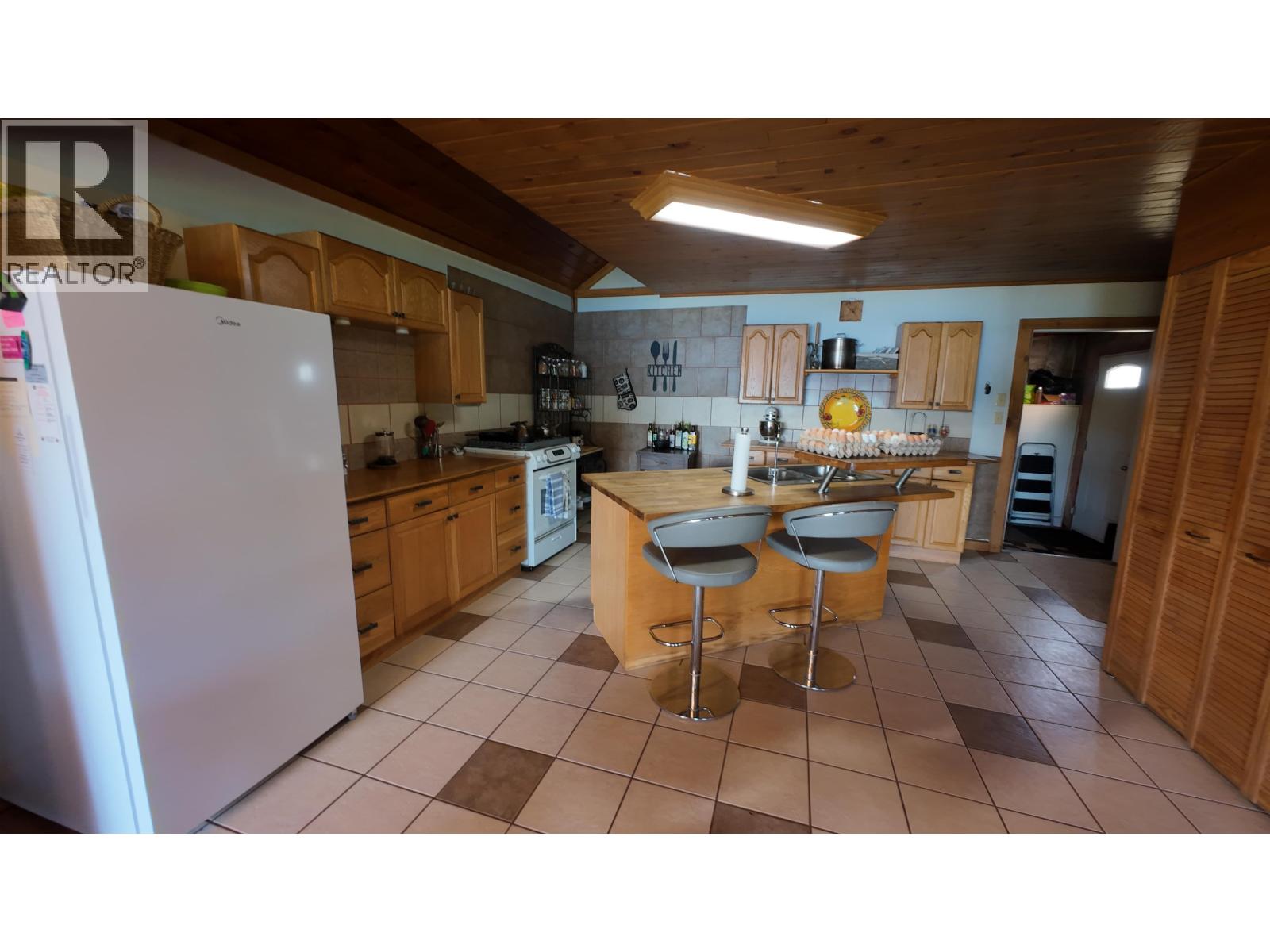 29859 Linton Road, Burns Lake, British Columbia  V0J 2P0 - Photo 13 - R3147580