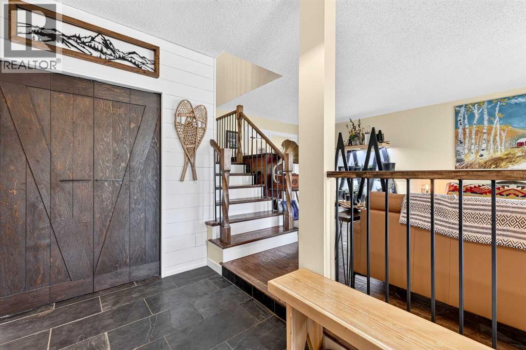 181 Woodhaven Drive, Okotoks, Alberta  T1S 1L8 - Photo 4 - A2326939