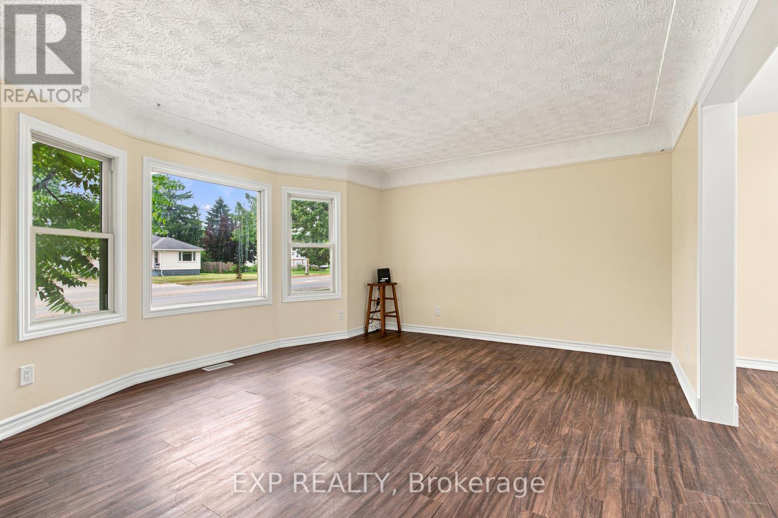 208 Thorold Road, Welland (N. Welland), Ontario  L3C 3V7 - Photo 10 - X13579628