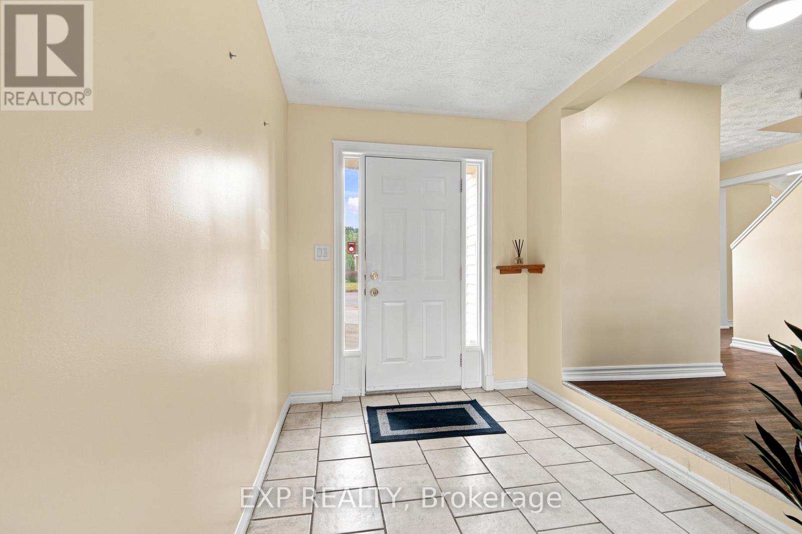 208 Thorold Road, Welland (N. Welland), Ontario  L3C 3V7 - Photo 4 - X13579628