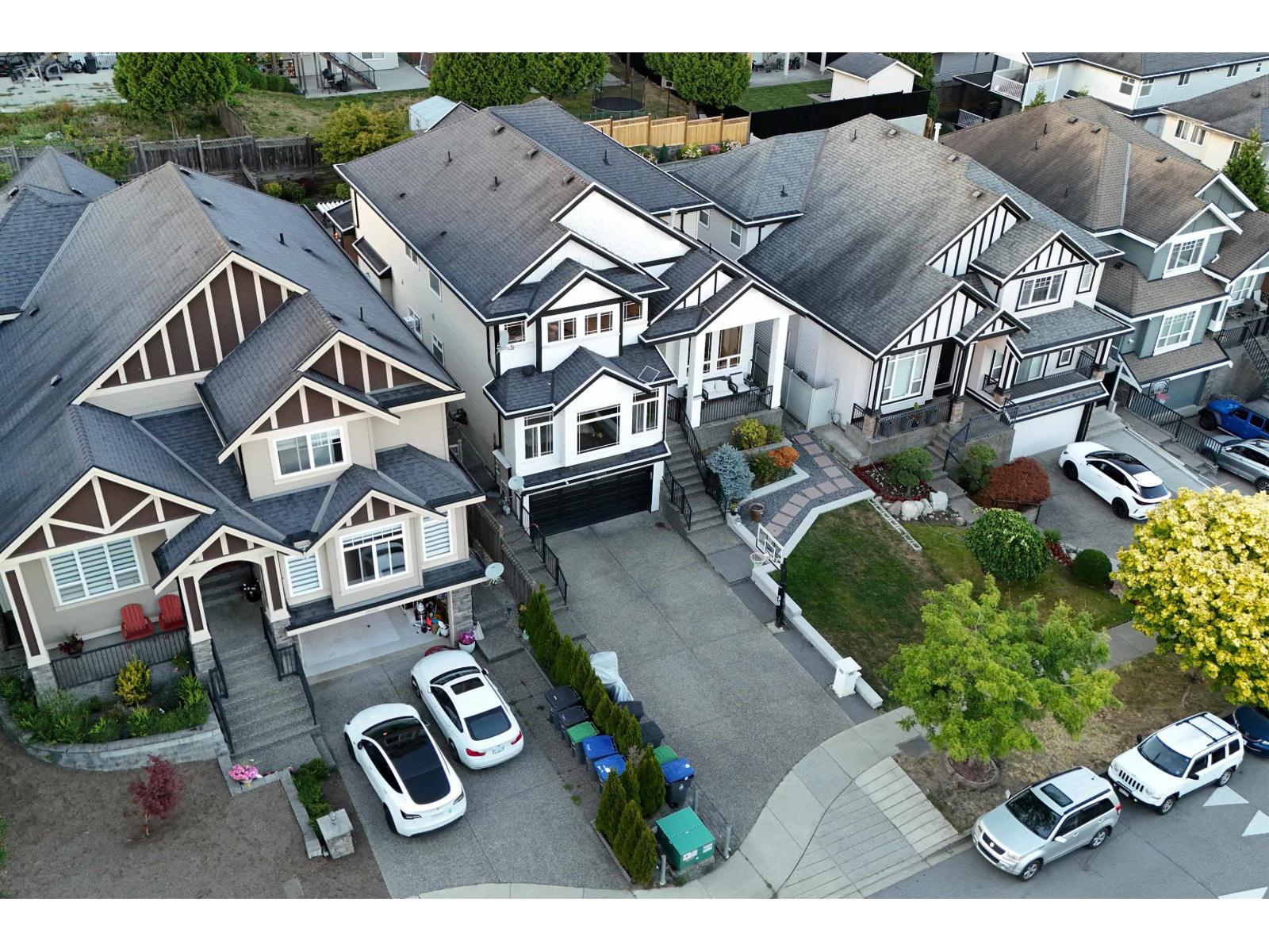 18913 54a Avenue, Surrey, British Columbia  V3S 6R4 - Photo 4 - R3143906