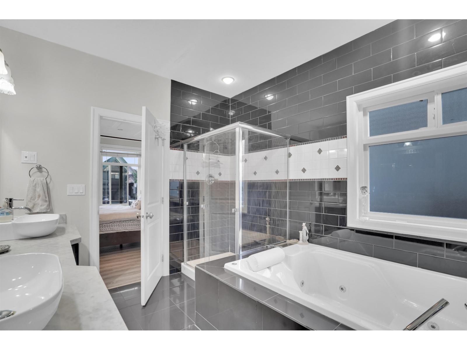 18913 54a Avenue, Surrey, British Columbia  V3S 6R4 - Photo 15 - R3143906
