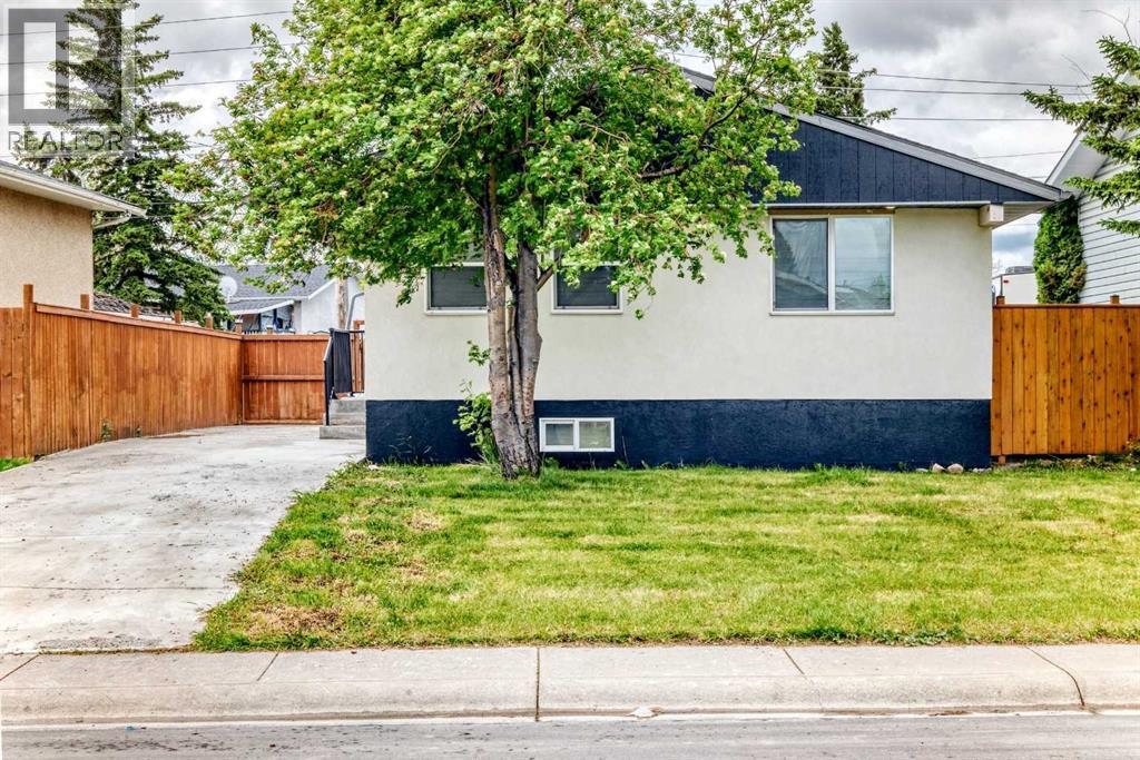611 Penbrooke Road SE, Calgary, Alberta  T2A 3S9 - Photo 1 - A2320074
