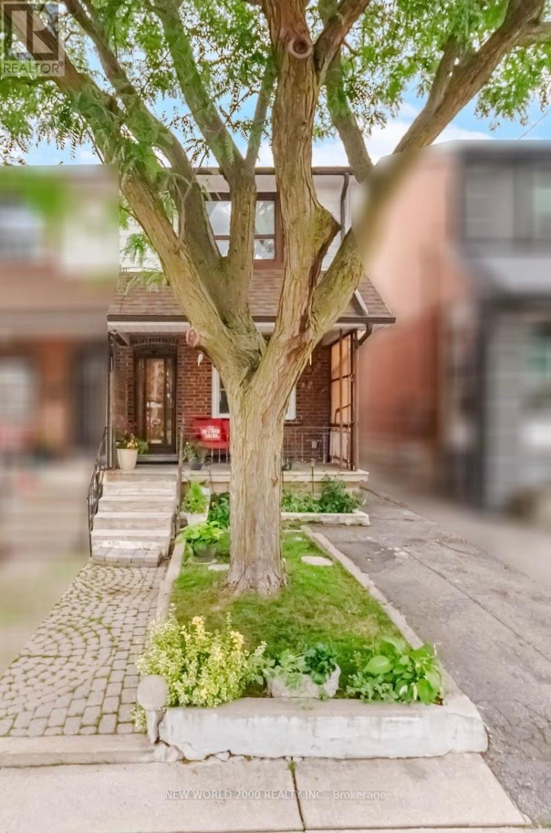 20 Rockwell Avenue, Toronto, Ontario  M6N 1N5 - Photo 19 - W13578434