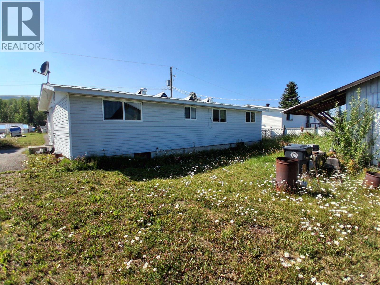 47 Morrison Street, Granisle, British Columbia  V0J 1W0 - Photo 2 - R3147665