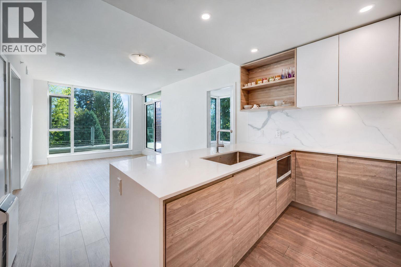 205 585 Austin Avenue, Coquitlam, British Columbia  V3K 0G6 - Photo 3 - R3147653