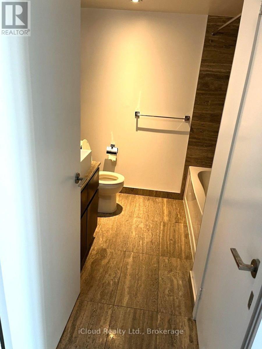 2711 - 15 Iceboat Terrace, Toronto, Ontario  M5V 4A5 - Photo 5 - C13579696