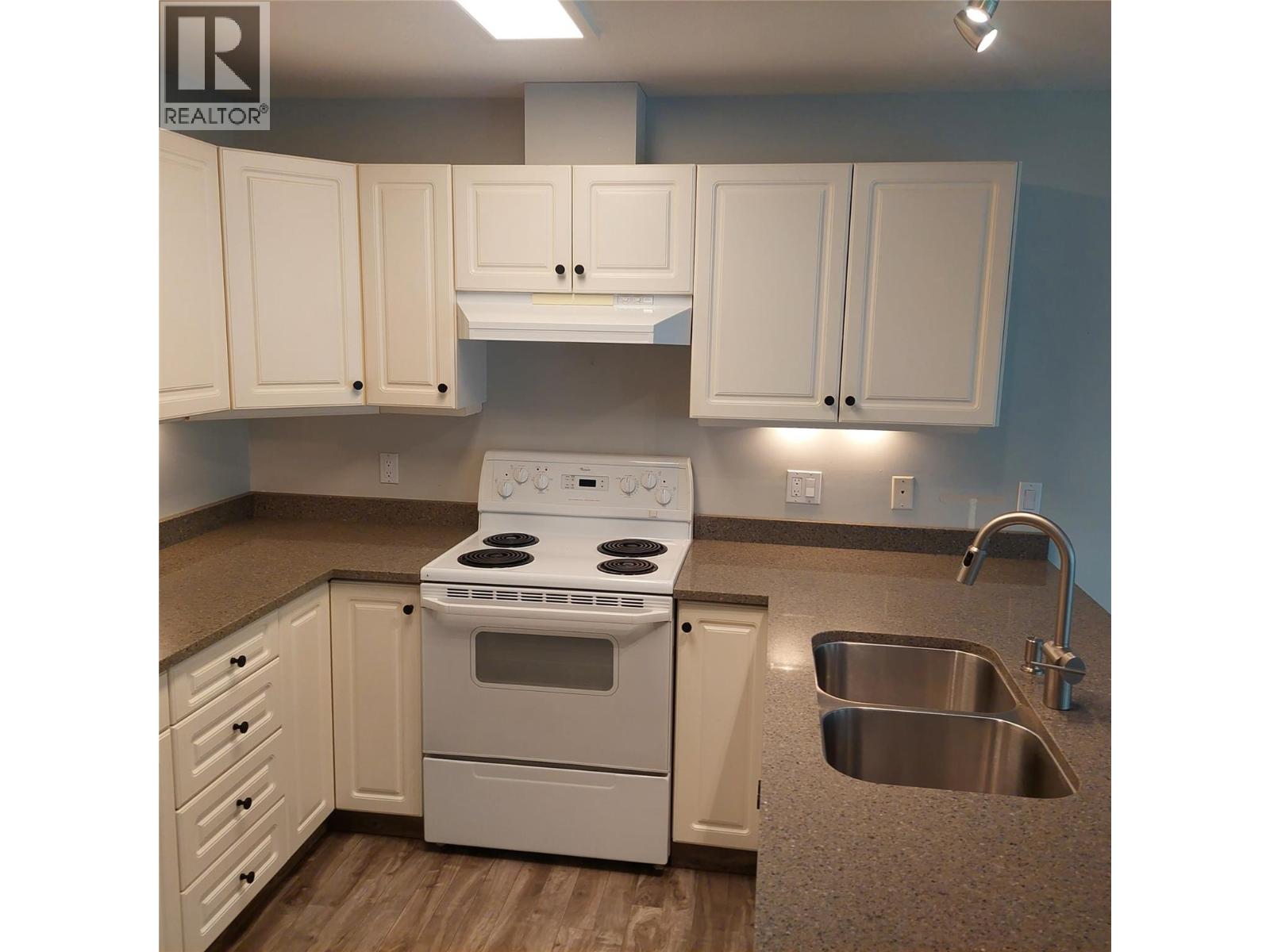 1950 Durnin Road Unit# #206, Kelowna, British Columbia  V1Y 8K5 - Photo 8 - 10395052