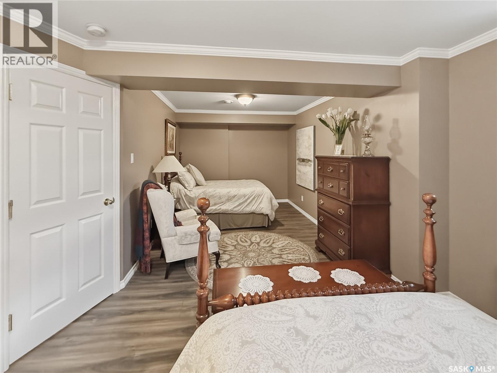 1165 North Hill Drive, Swift Current, Saskatchewan  S9H 1X8 - Photo 47 - SK042857