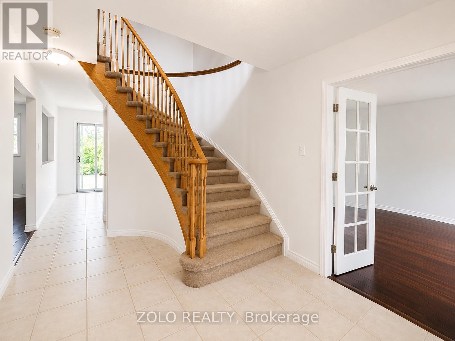 148 Cheltenham Road, Barrie, Ontario  L4M 6S6 - Photo 3 - S13579710