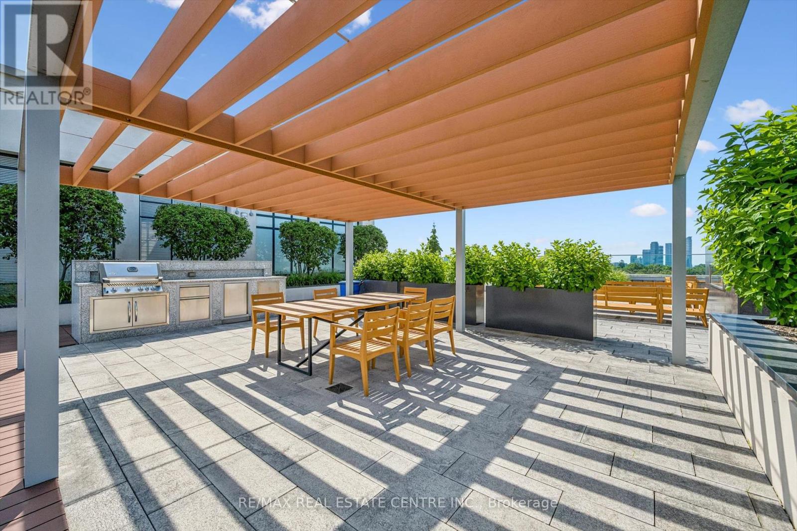 524 - 2 Old Mill Drive, Toronto, Ontario  M6S 0A2 - Photo 32 - W13579740