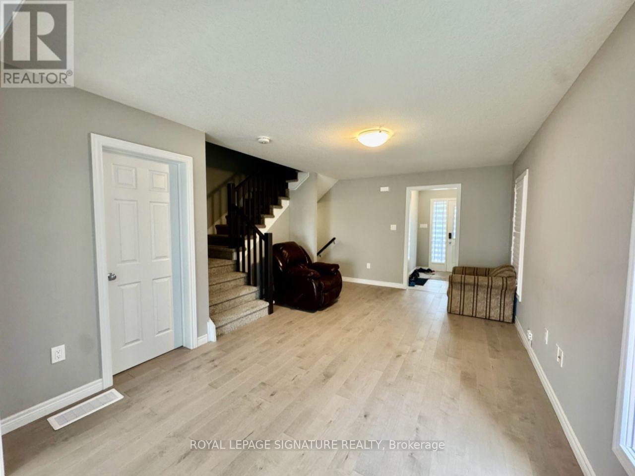 6 Lee Street, Guelph, Ontario  N1E 7H1 - Photo 3 - X13579716