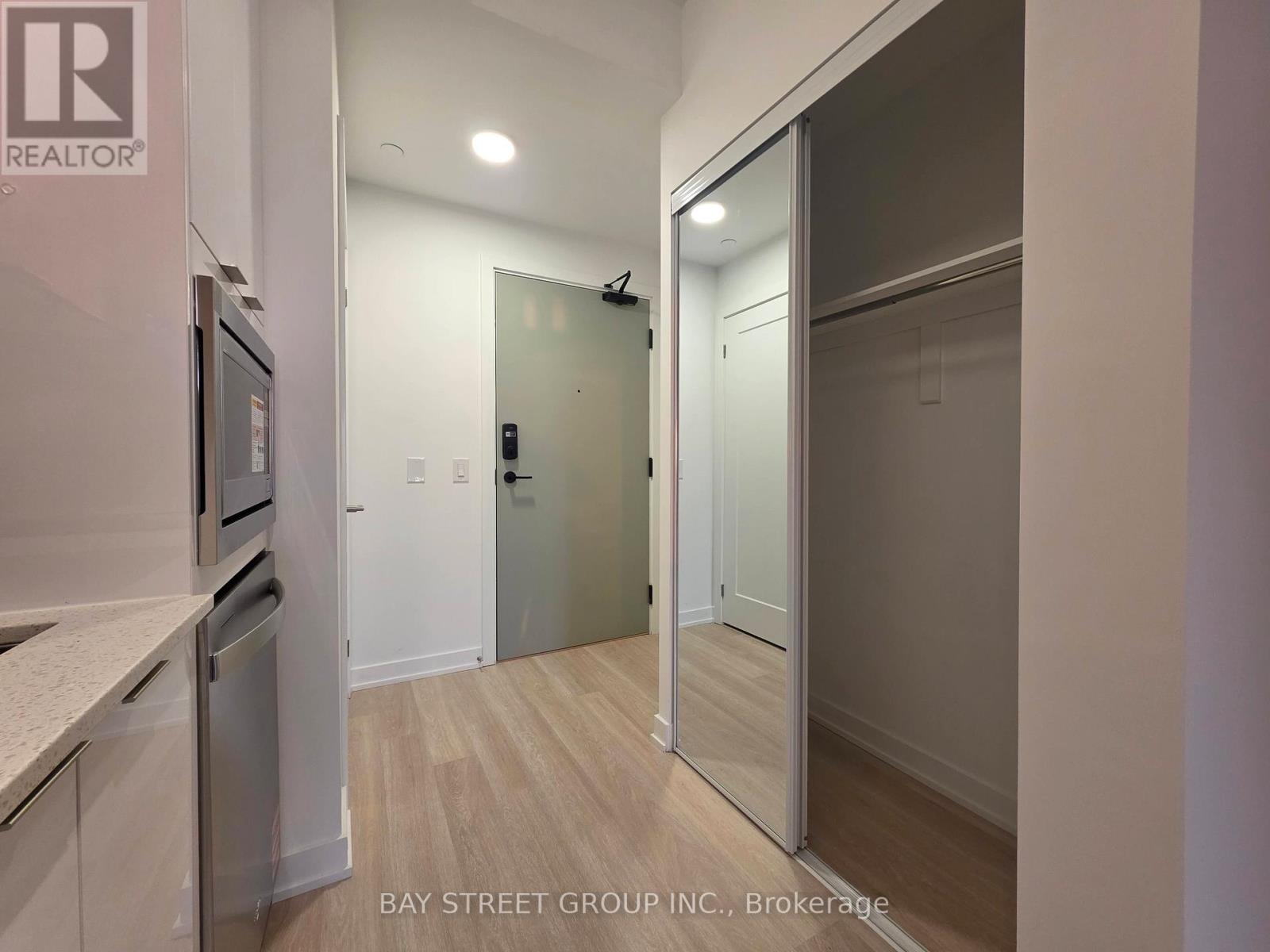 2009 - 5105 Hurontario Street, Mississauga, Ontario  L4Z 0C9 - Photo 2 - W13441412