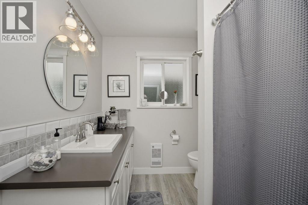 1137 Sunnyside Road, Gibsons, British Columbia  V0N 1V3 - Photo 17 - R3147671