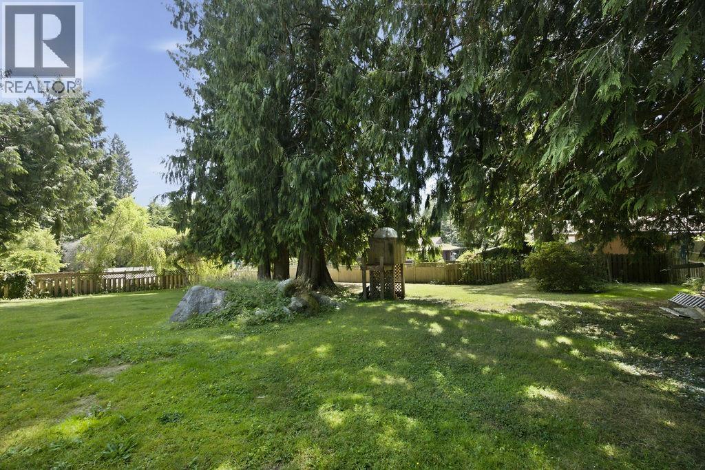 1137 Sunnyside Road, Gibsons, British Columbia  V0N 1V3 - Photo 34 - R3147671