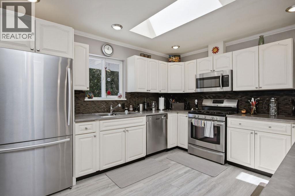 1137 Sunnyside Road, Gibsons, British Columbia  V0N 1V3 - Photo 9 - R3147671