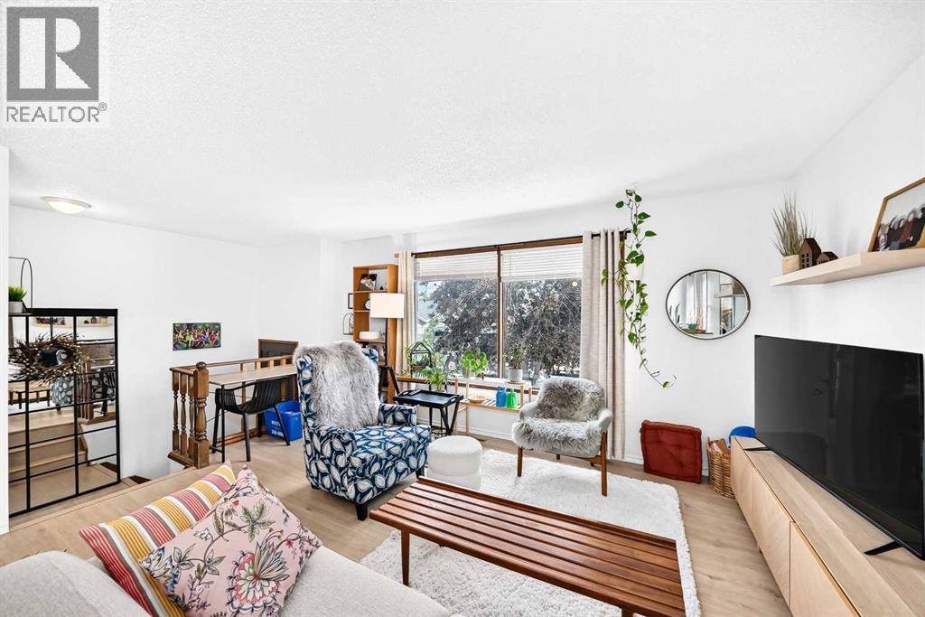 111 Bermondsey Way Nw, Calgary, Alberta  T3K 1V5 - Photo 4 - A2328618