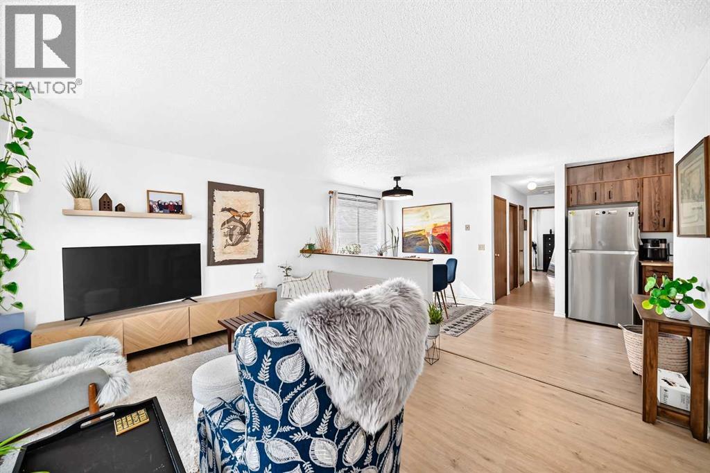 111 Bermondsey Way Nw, Calgary, Alberta  T3K 1V5 - Photo 6 - A2328618